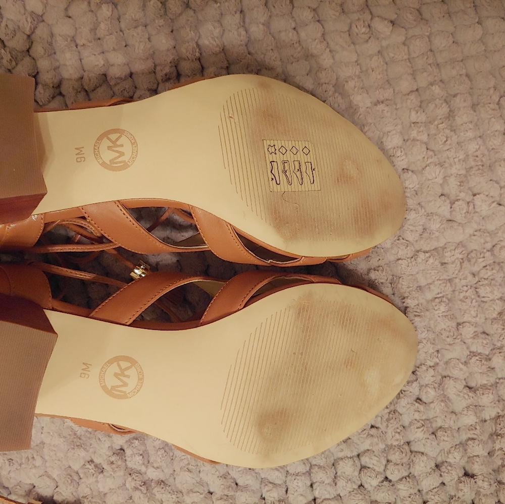 Michael Kors string up sandals - Picture 4 of 4